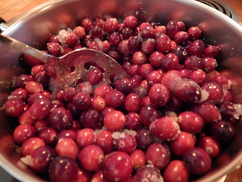 Cranberries, sugar and water in the pan