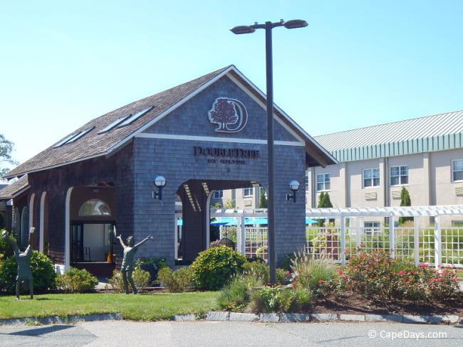 Lovely landscaping at the entrance to DoubleTree hotel in Hyannis Lovely landscaping at the entrance to DoubleTree hotel in Hyannis