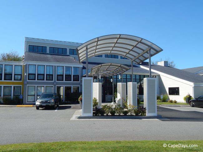 Entrance to Holiday Inn in Hyannis, MA Entrance to Holiday Inn in Hyannis, MA