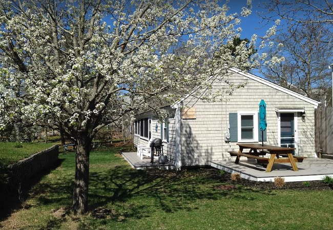 Cute vacation rental cottage near Cooks Brook Beach