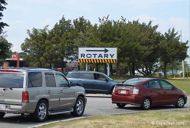 Traffic rotaVehicles entering and traveling around the Hyannis rotary